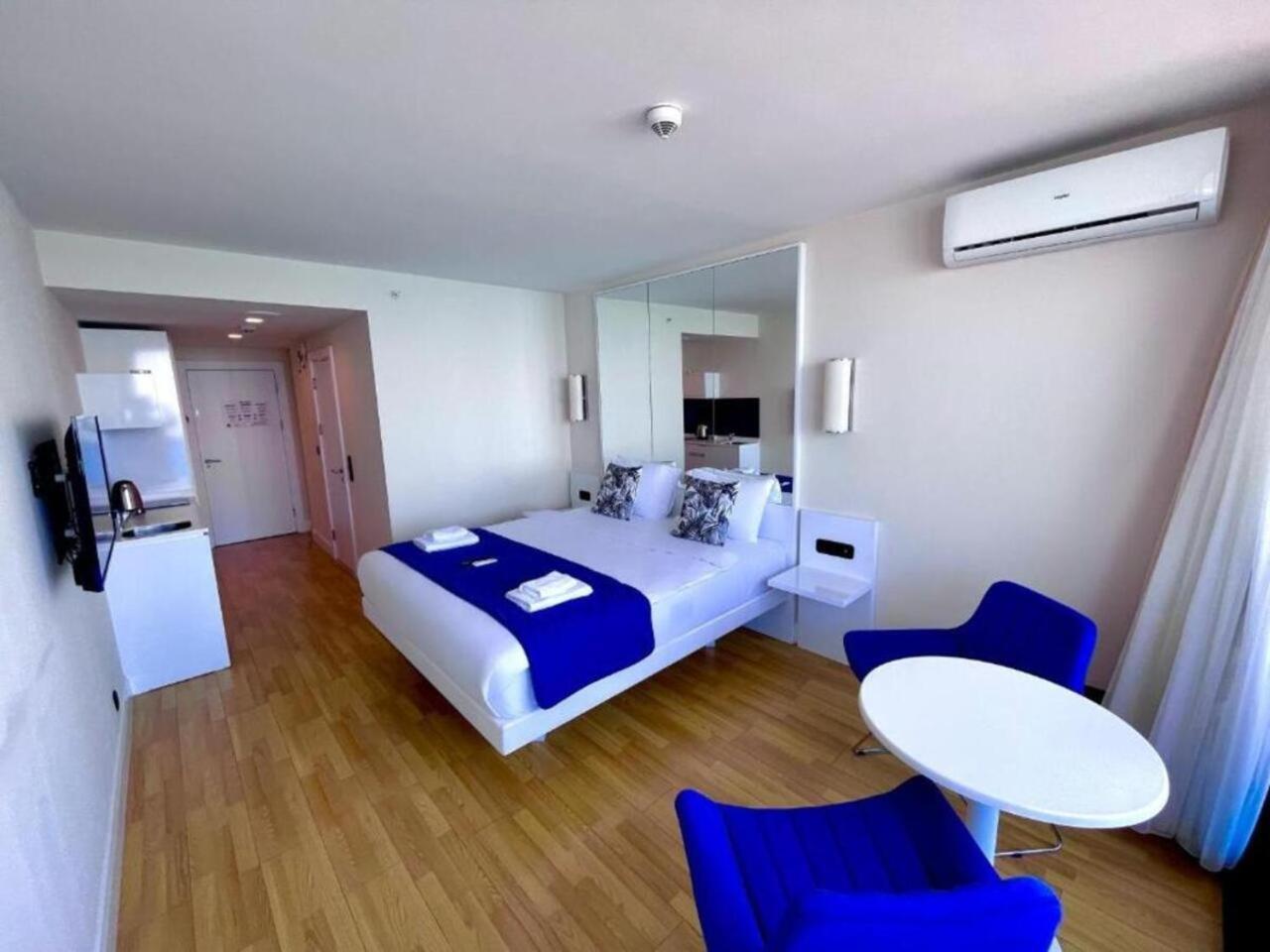 Holiday In Orbi Apartment Batumi Luaran gambar